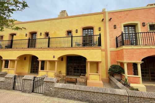 Elegante D�plex En Desert Springs Golf Resort