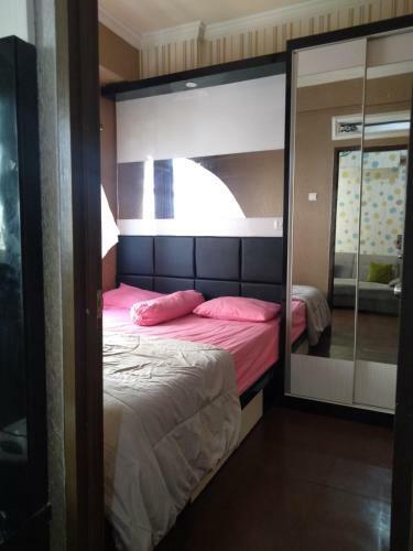 The Suite Metro Apartemen By Arra