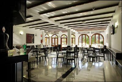 Apartamentos Pueblo Acantilado Suites