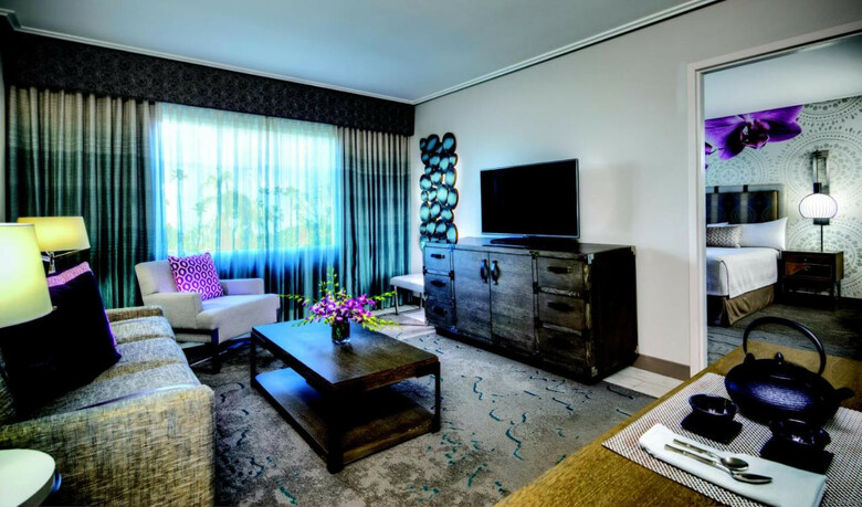 Hotel Universal's Loews Royal Pacific Resort