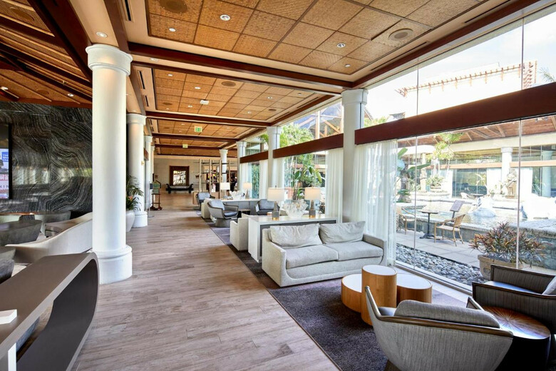 Hotel Universal's Loews Royal Pacific Resort