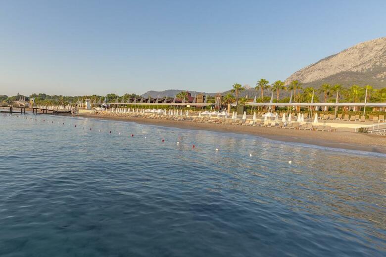 Hotel Crystal Flora Beach Resort
