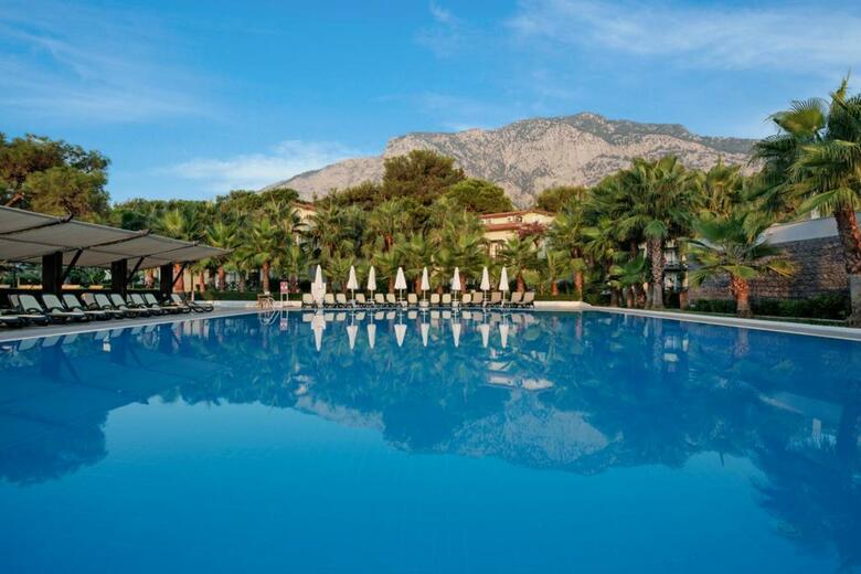 Hotel Crystal Flora Beach Resort
