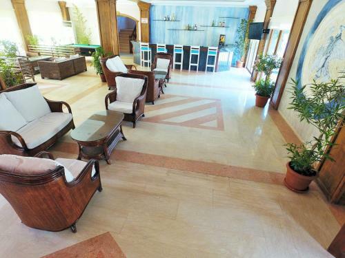 Hotel Tiana Beach Resort
