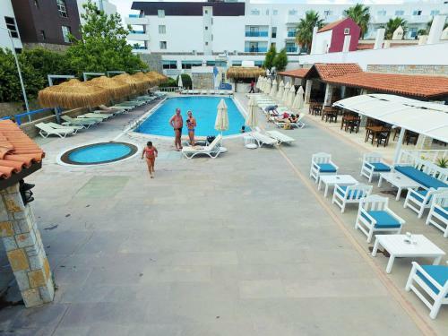 Hotel Tiana Beach Resort