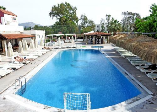 Hotel Tiana Beach Resort