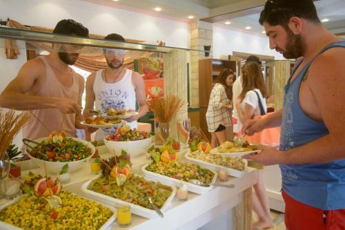 Hotel Tiana Beach Resort
