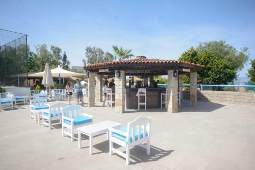 Hotel Tiana Beach Resort