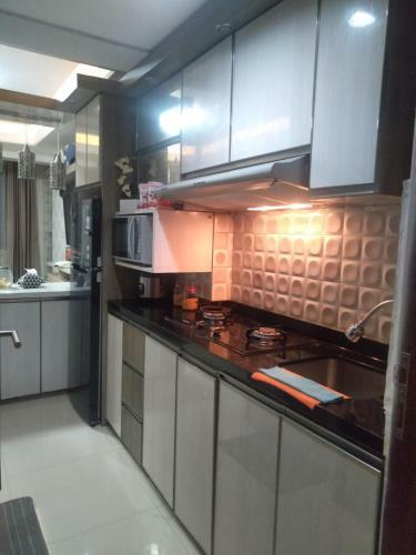 Emerald Tower Apartemen By Arra