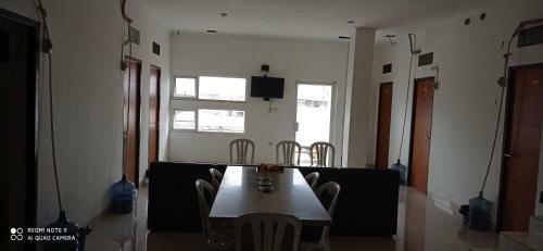 Hostal Guest House Pasundan