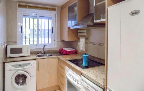 Nice Apartment In Oropesa With 2 Bedrooms