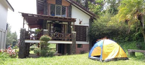 Hostal Villa Elisabeth At Villa Istana Bunga