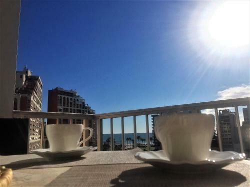 Renovated Apartment Steps Away From The Beach