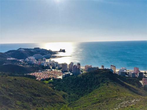 Renovated Apartment Steps Away From The Beach