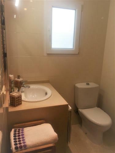 Renovated Apartment Steps Away From The Beach
