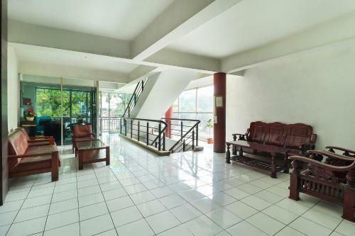 Hotel Spot On 90894 Icarus Home Syariah