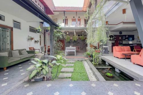 Urbanview Hotel Rumah Asri Bandung