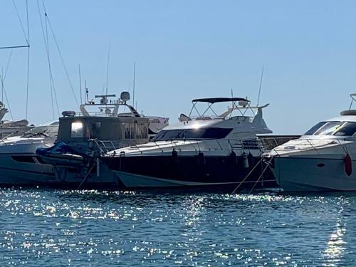 Yacht 18m Sunseeker In Mallorca