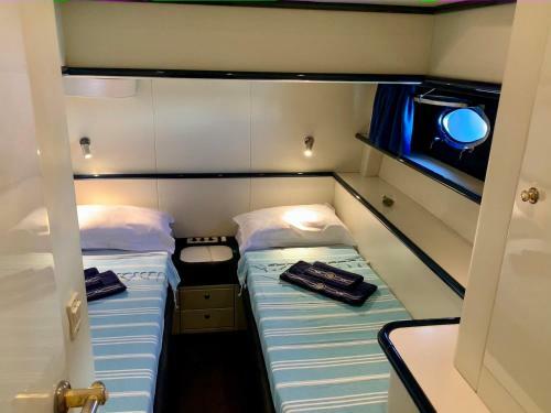 Yacht 18m Sunseeker In Mallorca