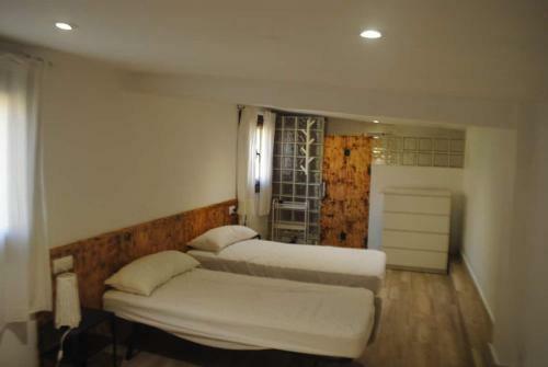 Finca Con Piscina En Doni�os