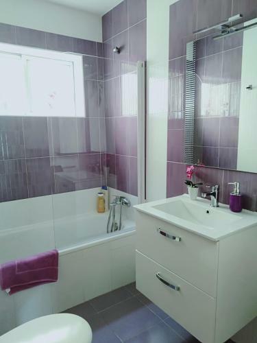 Apartamento Esteiro -parking-wifi-piso 1