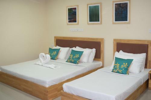 Hostal Vaaruge Residence