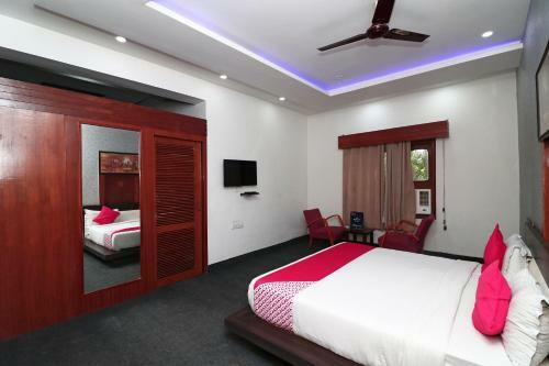 Oyo 16499 Hotel Moti Dungri Palace