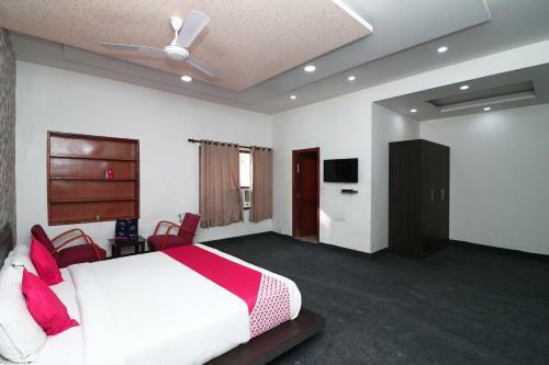 Oyo 16499 Hotel Moti Dungri Palace