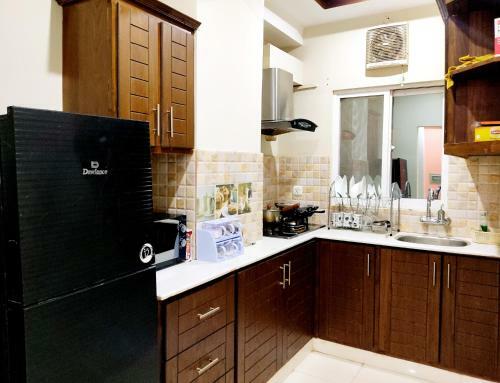 Luxury 2 Bedrooms Lounge Kitchen Apartments Flat E11 Islamabad