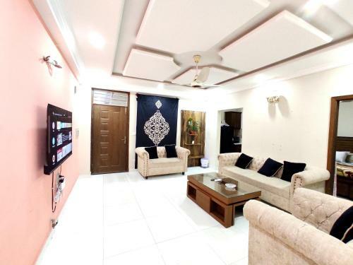 Luxury 2 Bedrooms Lounge Kitchen Apartments Flat E11 Islamabad