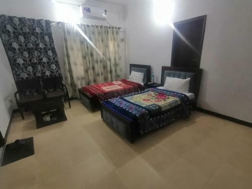 Hostal Lux Lounge Guest House