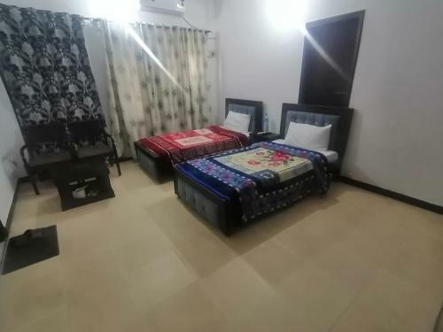 Hostal Lux Lounge Guest House