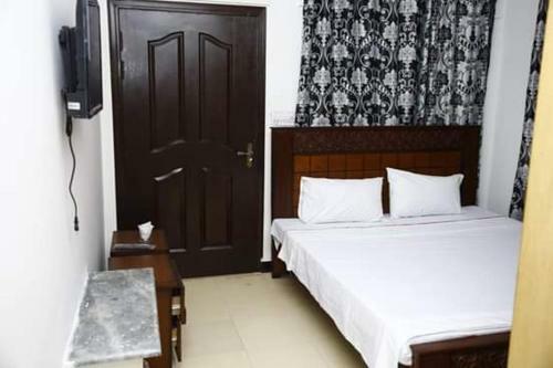 Hostal Lux Lounge Guest House