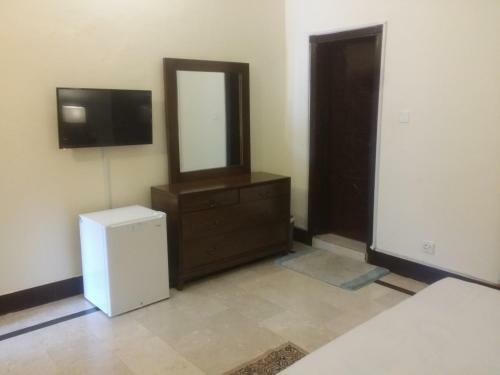 Hostal Royal Motel Guest House