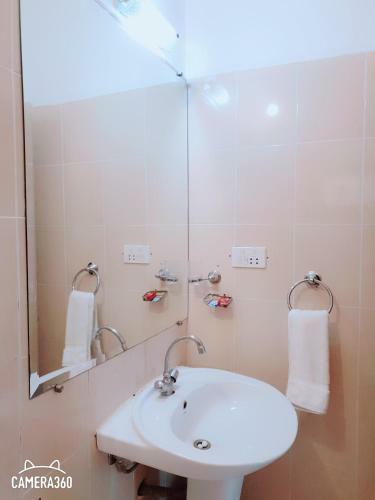 Hostal Royal Motel Guest House