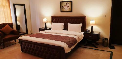 Reina Boutique Hotel - G6/3