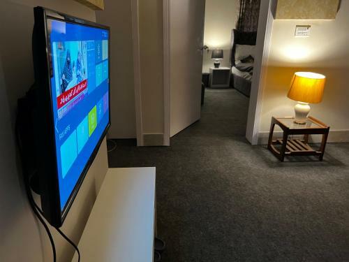 Entire Two Bed Apartment F-6/1