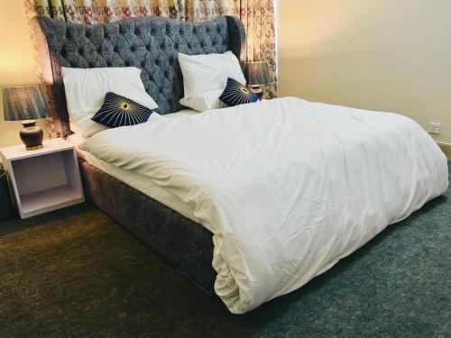 Entire Two Bed Apartment F-6/1