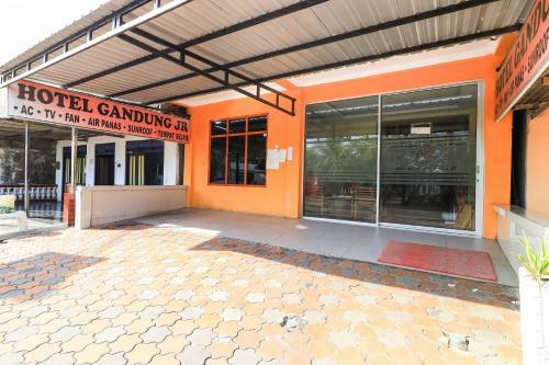 Oyo 90034 Hotel Gandung Yunior