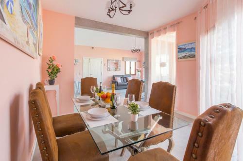 Villa Bella Lucia 3. Piscina Climatizada, Wifi, Bbq.