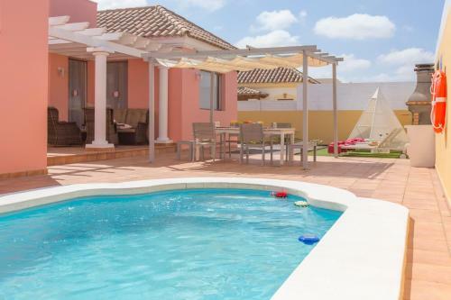 Villa Bella Lucia 3. Piscina Climatizada, Wifi, Bbq.