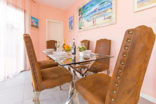 Villa Bella Lucia 3. Piscina Climatizada, Wifi, Bbq.