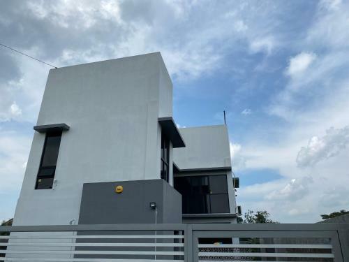 Villa Oasis Penthouse In Rice Field