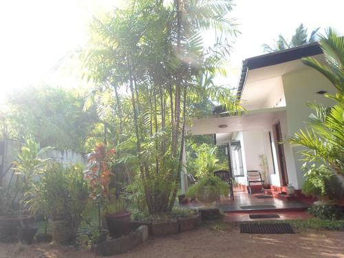 Bed & Breakfast Indrani Inn Tourist Rest