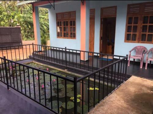 Hostal River Up Blue Water Hotel