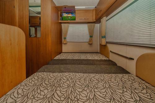 Rv Motorhome - Campervan