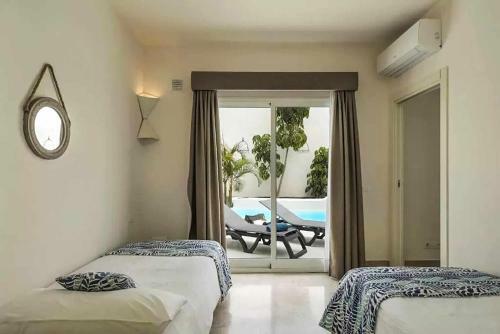 Priv� Royal Villa Bahiazul