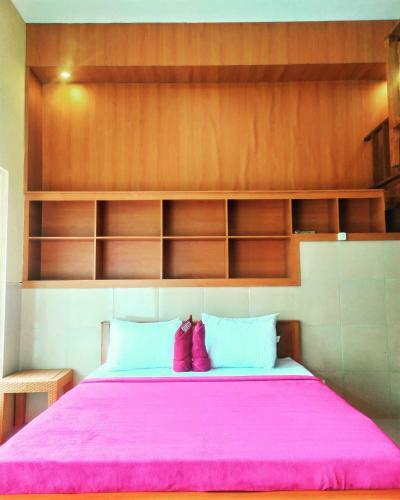 Bed & Breakfast Kelapa Gading Villas