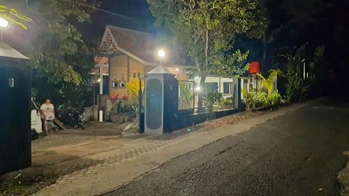Bed & Breakfast Kelapa Gading Villas