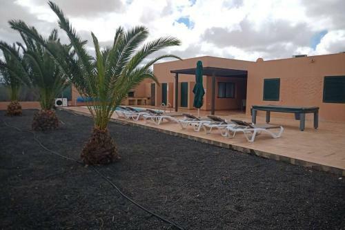 Anahi Homes- Villa Palm View